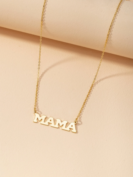 Collar con letra